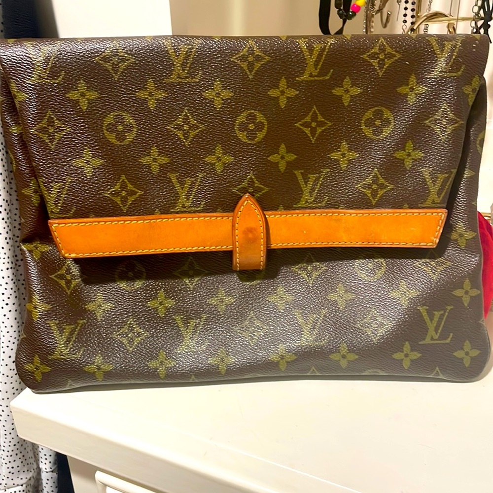 Vintage LV clutch